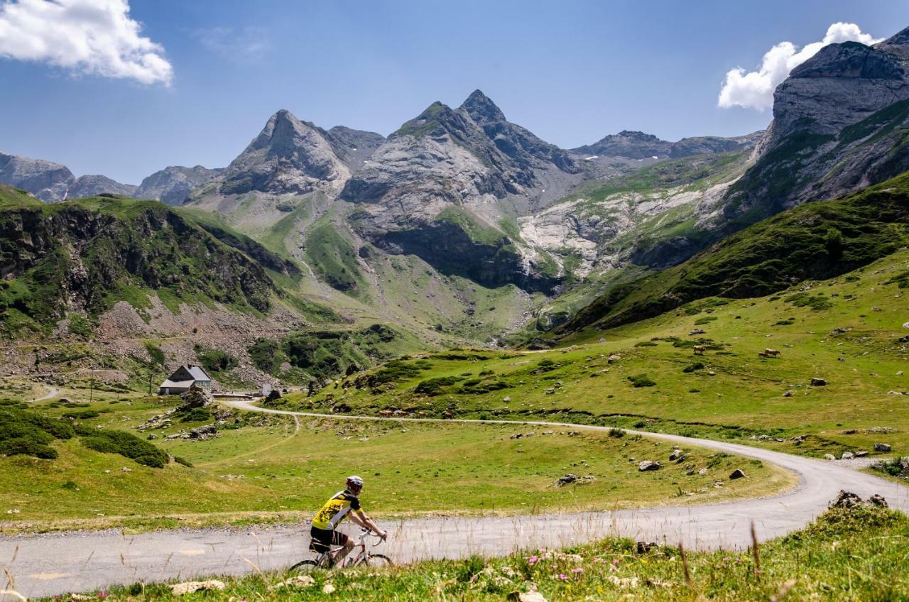 Pyrenees Cycling Lodge Saint-Savin (Hautes-Pyrenees) Ngoại thất bức ảnh